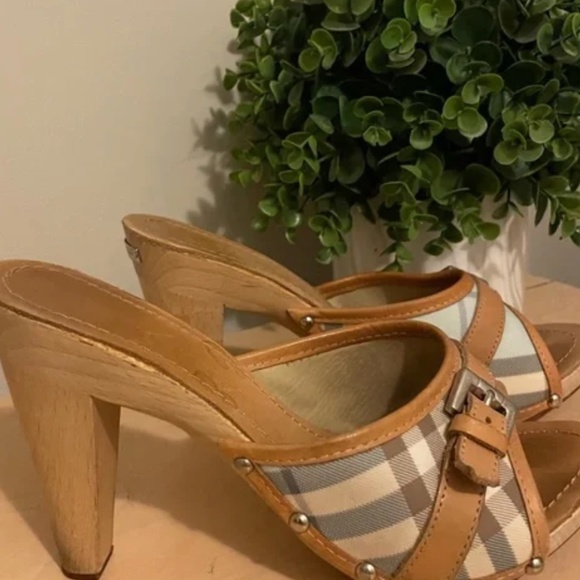 Burberry Wood heel sandals - Picture 9 of 10
